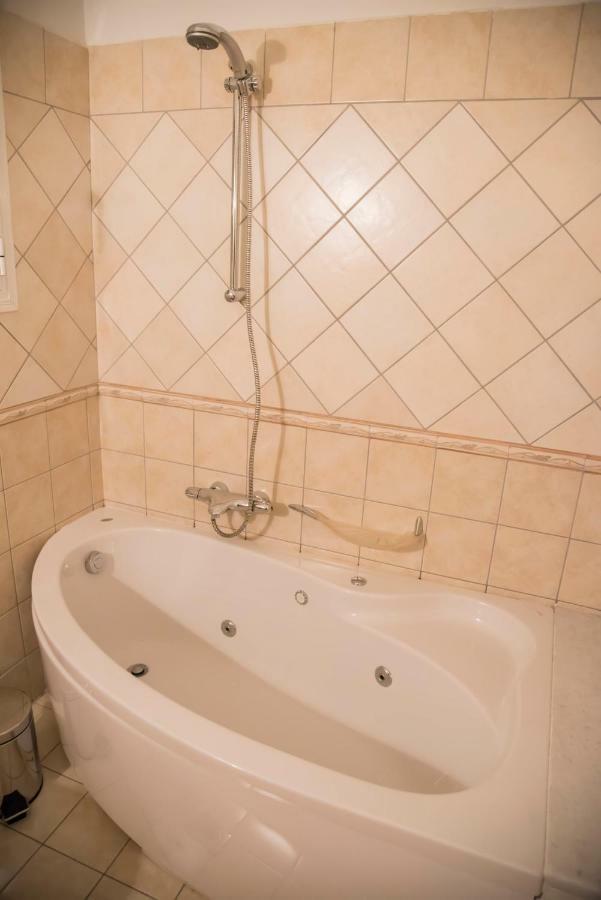 Paris Seaside Villa Pantokratoras  Ngoại thất bức ảnh